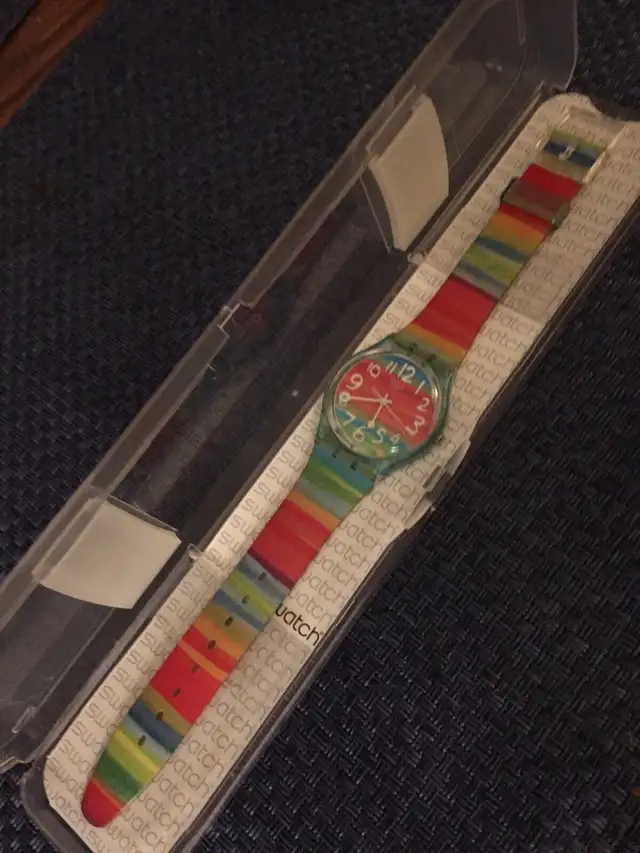 Montre SWATCH( neuve batterie inclus, )boîte. in Jewellery & Watches in Laval / North Shore - Image 3