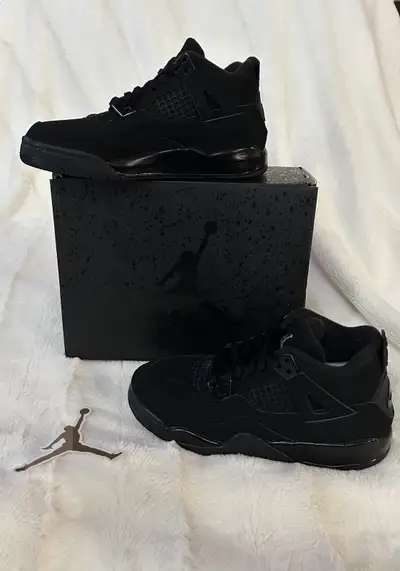 Jordan 4 Black Cat size 3Y, View more
