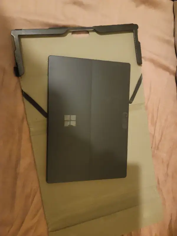 Surface Pro 6 – Model 1796 – Great Condition! in iPads & Tablets in City of Montréal - Image 3