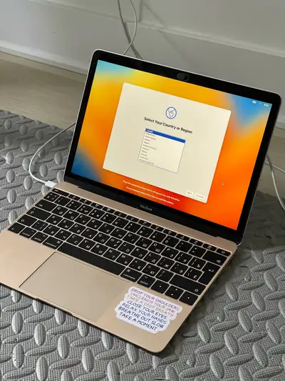 2 lb LIGHT Apple MacBook Retina 12-inch 2017 — Works Plugged In, View more