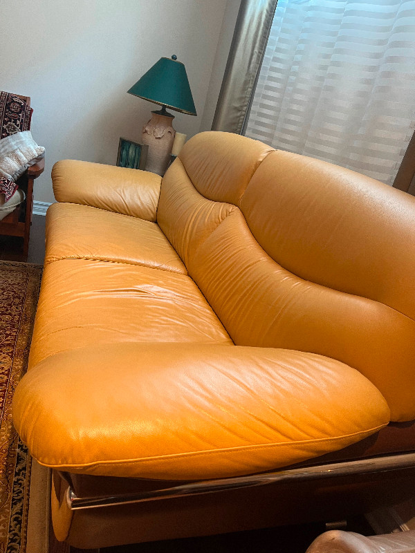 Leather sofas dans Sofas et futons  à Ville de Montréal - Image 2