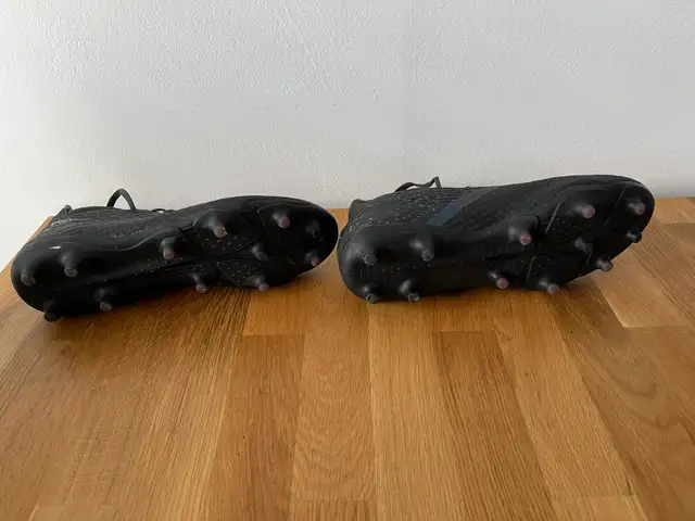 Chaussures soccer / soccer shoes in Soccer in Gatineau - Image 4
