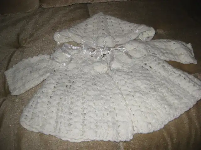 TRICOT ENFANT FAIT À LA MAIN LAINE PINGOUIN ET AUTRES VÊTEMENTS in Kids & Youth in Laval / North Shore - Image 9