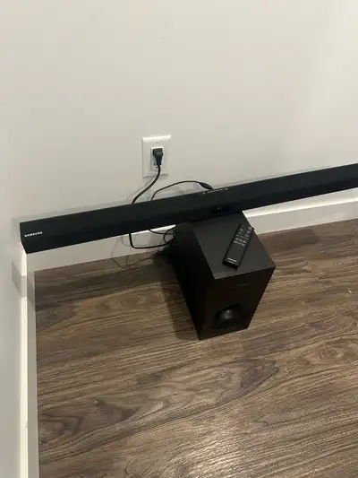 SAMSUNG SOUNDBAR COMES WITH SUBWOOFER, View more