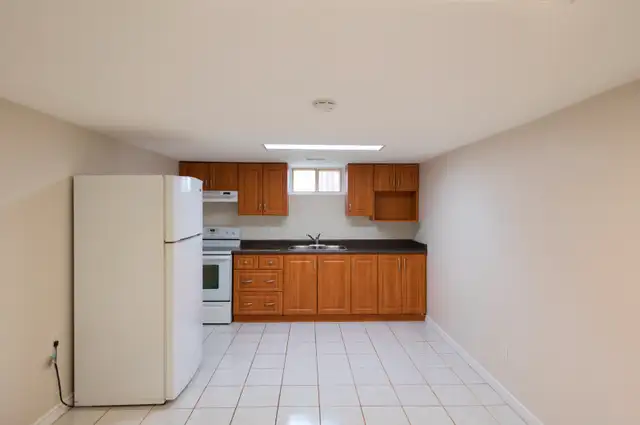 Room for rent at Pickering City Centre in Room Rentals & Roommates in Oshawa / Durham Region - Image 5