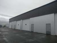 2400 sqft warehouse in Airdrie for lease