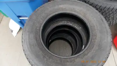 BRIDGESTONE 225-65-16 BLIZZAK ICE RADIALS ALL 4 TIRES ARE ABOUT 8/32 OR MORE FOR ALL OF THE TIRES NO...