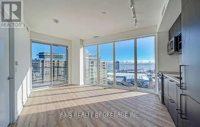GORGEOUS - 2 BED   2 BATH - LIBERTY VILLAGE
