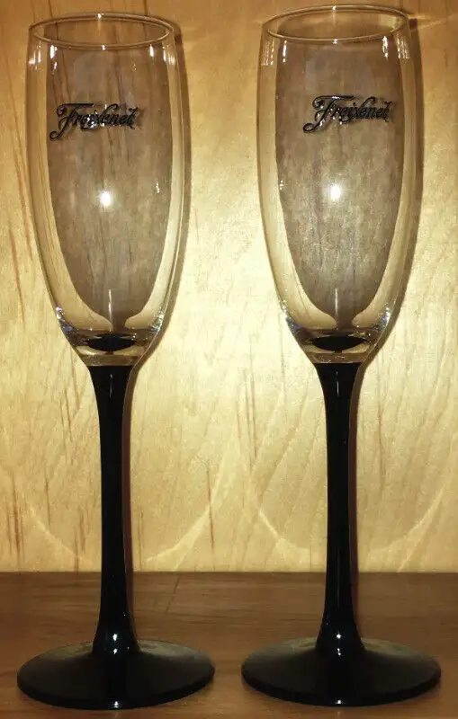 FREIXENET CHAMPAGNE GLASS PAIR in Kitchen & Dining Wares in Calgary - Image 3