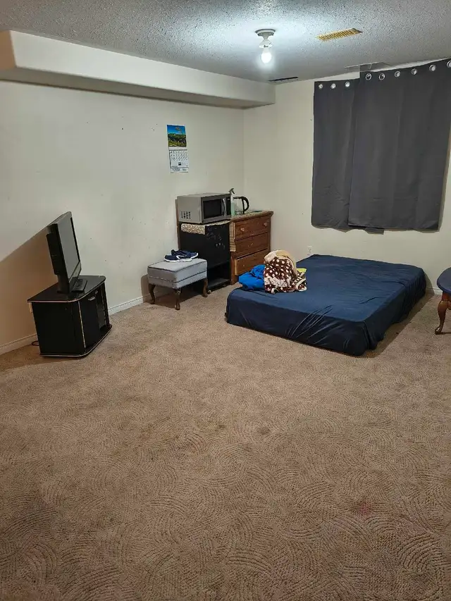 Large room for Rent