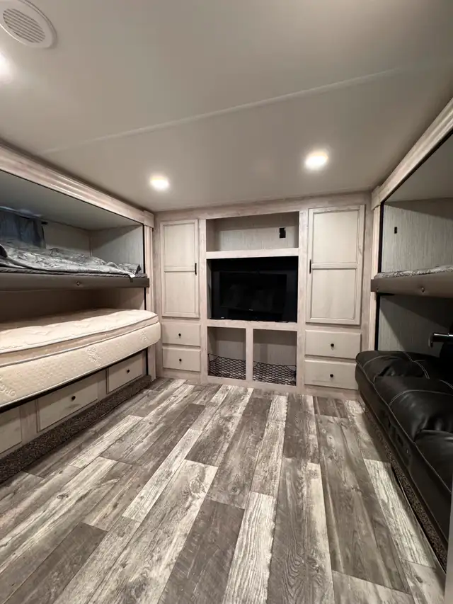 2022 Forest River sierra luxury 388bhrd in RVs & Motorhomes in Laval / North Shore - Image 11