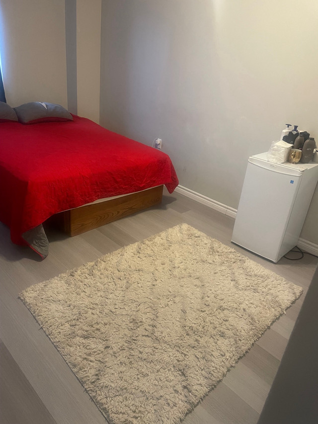 One room in three bedroom apartment  in Short Term Rentals in City of Halifax - Image 2