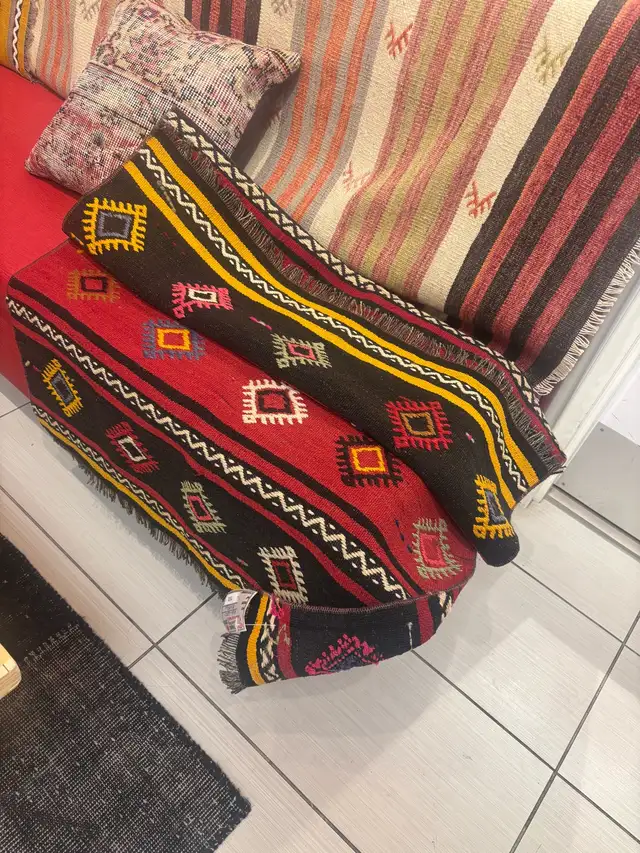 wool handmade rugs in Rugs, Carpets & Runners in Ottawa - Image 4