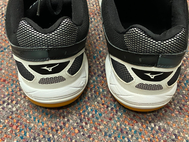 Mizuno Wave Supersonic Indoor Court non-marking Shoes US 11 USED in Tennis & Racquet in City of Toronto - Image 2
