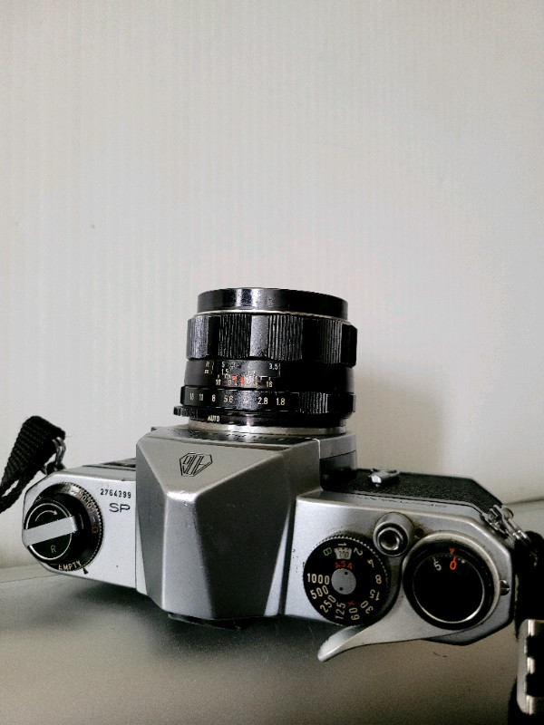 Asahi Pentax Spotmatic SP SLR 35mm Film Camera 55mm F/1. 8 Lens  dans Appareils photo et caméras  à Ville de Montréal - Image 4