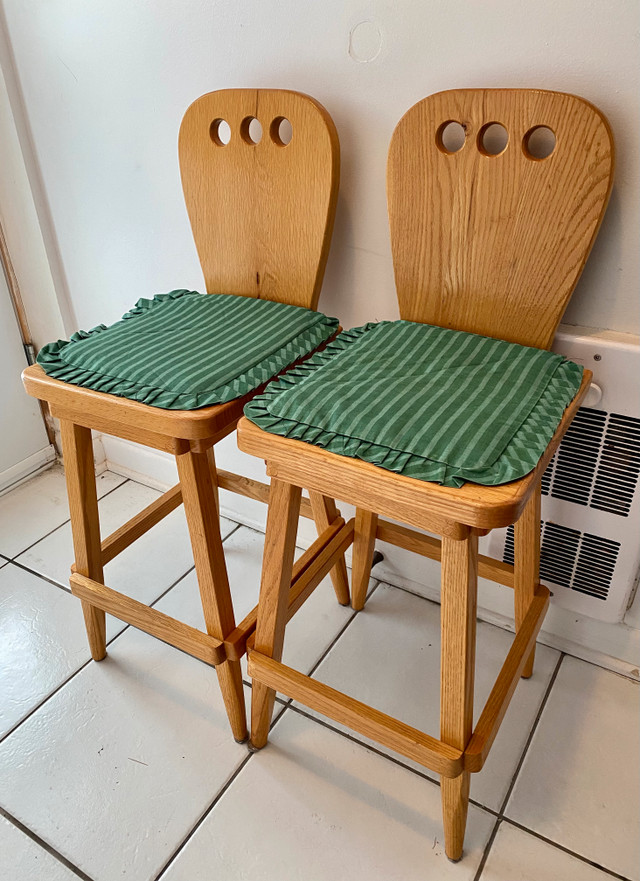 Vintage -  2 petites chaises en bois dans Chaises, Fauteuils inclinables  à Longueuil/Rive Sud - Image 2