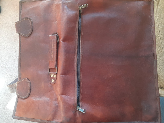 Leather Laptop Carrying Case in Laptop Accessories in Edmonton - Image 2