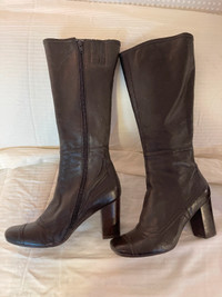 Aldo women leather long boots - size 38  (7.5)
