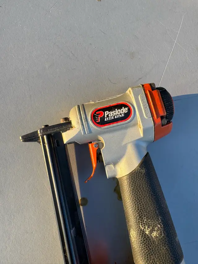 Paslode US-100 Lite Line Pneumatic Upholstery Stapler | Power Tools ...