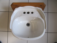 Vintage 16 x 16 Porcelain Ceramic Mantle Style BathSink 1960-70s