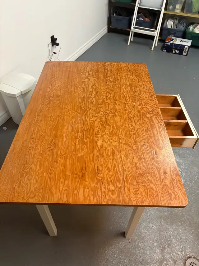 Kitchen table  in Dining Tables & Sets in North Bay - Image 5