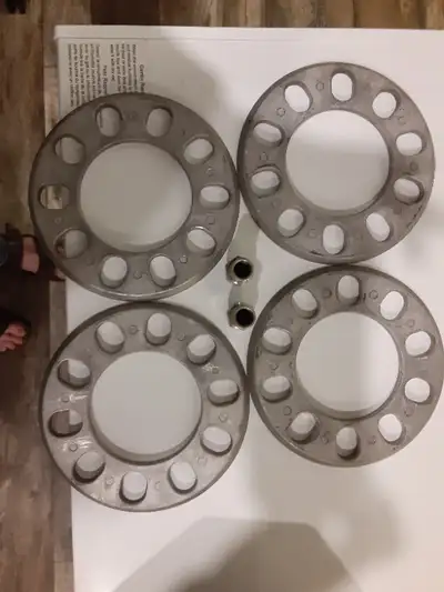 4 Rim Spacers and Long Lug Nuts (20 total) for Ford Mustang 1980-early 2000's Used to put on Cragar...