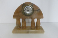 Horloge de bureau à marbre  antique.