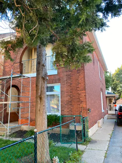Room4rent share a 2 bedroom apartment with female roommate