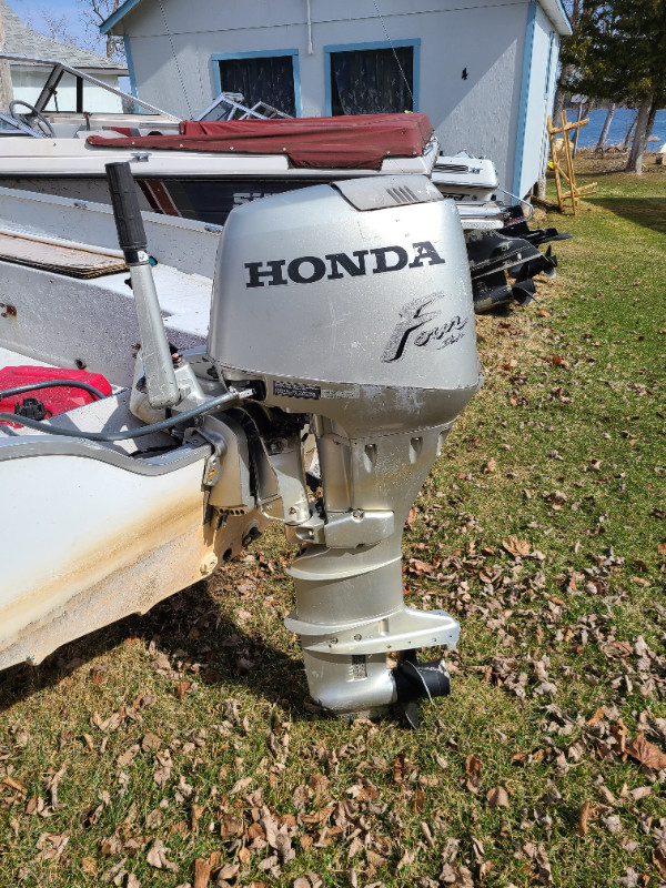 Honda Outboard motor 25 hp - Four Stroke in Fishing, Camping & Outdoors in Peterborough