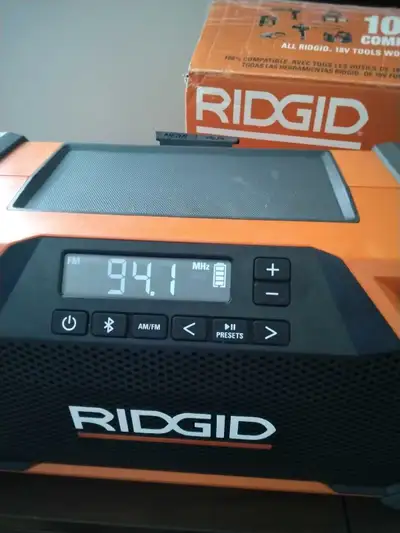RIDGID 18V JOBSITE PORTABLE RADIO, View more