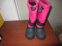 2 Girls snow boots size 2
