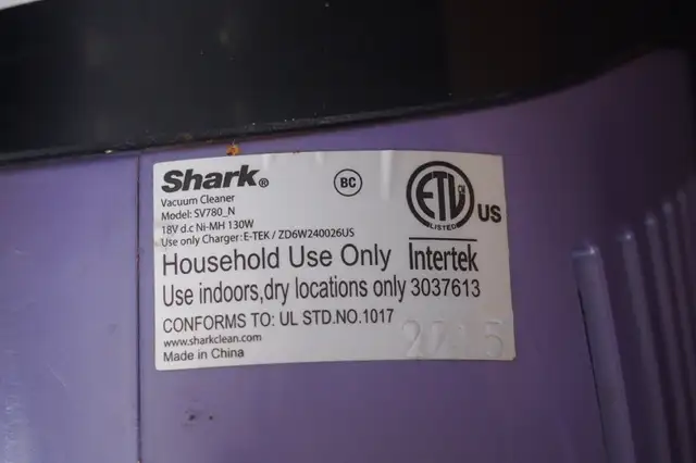 Shark cordless vacuum cleaner in Vacuums in Calgary - Image 4