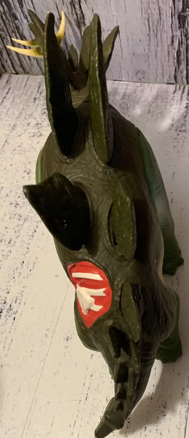 Vtg 1996/7 Jurassic Park The Lost World Stegosaurus Dino Stri in Toys & Games in City of Toronto - Image 5