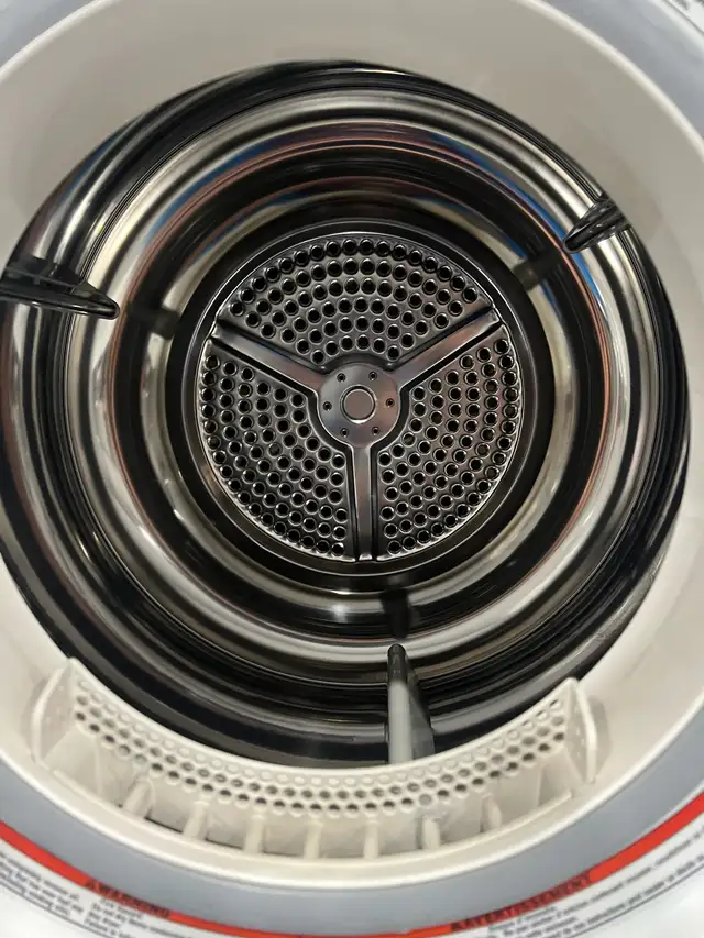 Maytag 24 w front load electric dryer stackable  in Washers & Dryers in Oakville / Halton Region - Image 3