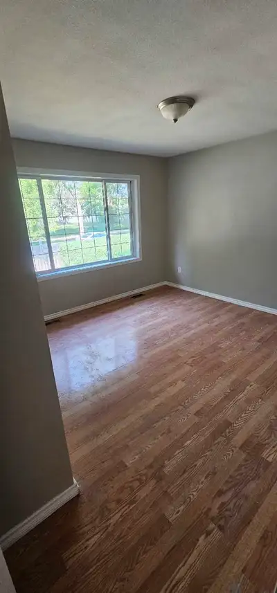 Flexible Move in Date!! Main Floor House for Rent