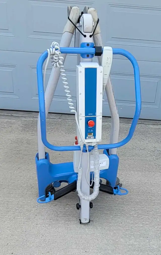 Hoyer Advance- E 340  Portable Foldable Patient Lift in Health & Special Needs in Edmonton - Image 3