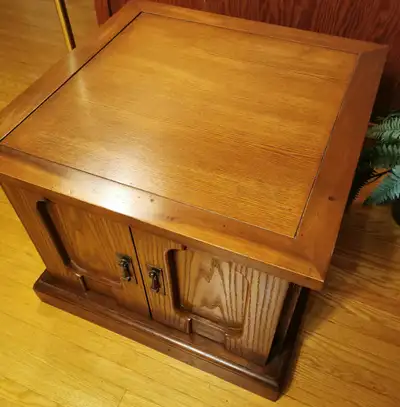 Goldcrest Vintage End Table 1978 Stamped, View more