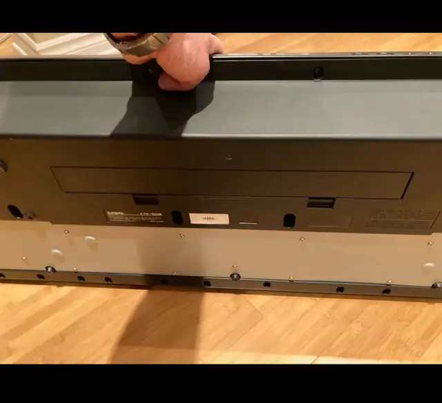  Electric keyboard by Casio in Pianos & Keyboards in Laval / North Shore - Image 7
