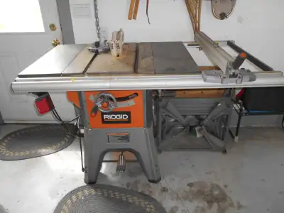 Approximately 10years old. New cost $900. |or sale $300.