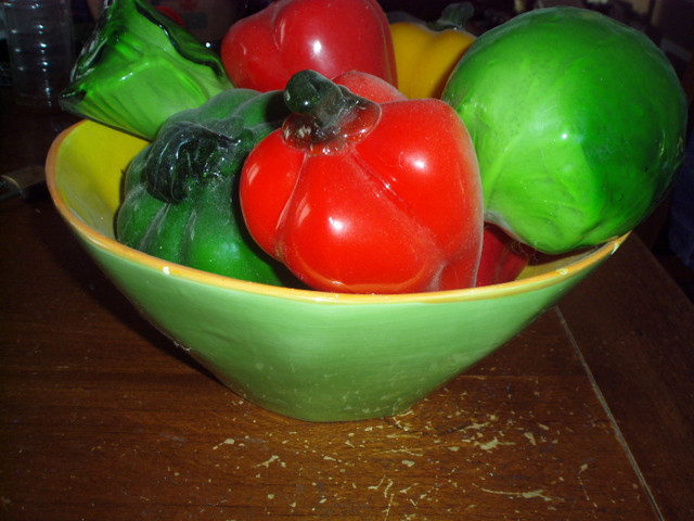 glass blown vegetables , vintage clock very pretty in Home Décor & Accents in Hamilton - Image 2