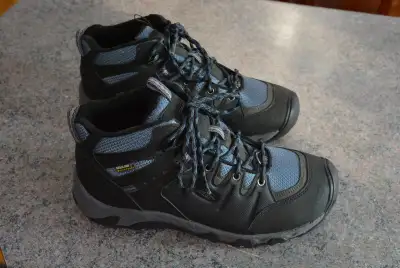 KEEN WOMEN HIKING BOOTS -25F/-32 C WATERPROOF SIZE 10 W LIKE NEW, View more