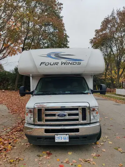 2023 Thor Four Winds 22E Ford CTV, Very low mileage powered awning, back up camera, dinette and sofa...