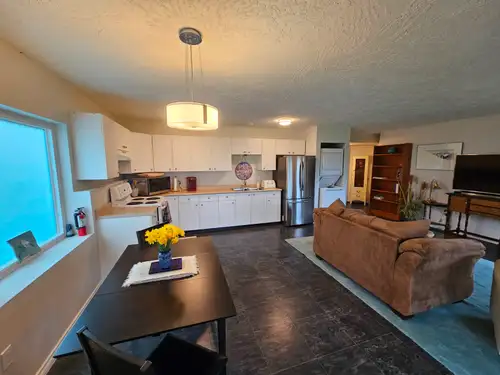 Looking for a quiet, comfortable place to call home for the next few months? This beautifully mainta...