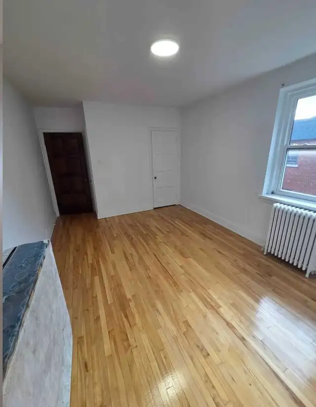 Bright 4 1/2 Apartment by Loyola For Rent/Lease, Cession de Bail in Long Term Rentals in City of Montréal - Image 5