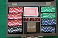 Six Player Poker Set, 200 Poker Chips in Wood Box