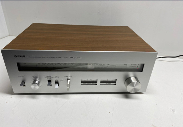 Yamaha CT-810 AM/FM Stereo Tuner  in Stereo Systems & Home Theatre in Saskatoon - Image 2