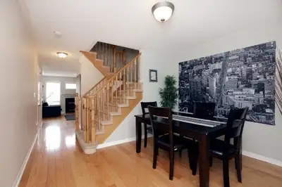 Townhome On Quiet Cres In Milton's East End. 3 bedrooms, 3 washrooms, Hardwood Flrs. Open Concept Ki...