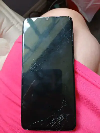 The back is fine The front glass is cracked but the lcd is fine unlocked pickup only wanna get rid o...
