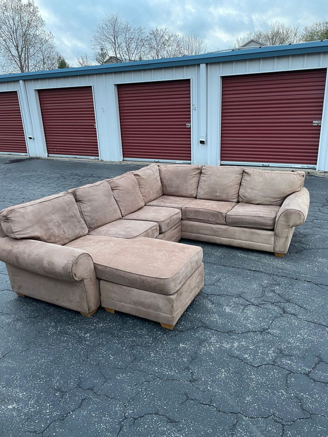 5-6 Person Sectional Couch in Couches & Futons in London - Image 4