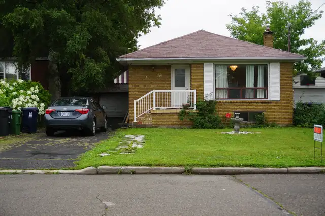 Spacious & Bright 2-Bedroom Basement Apartment – Ready to Move I